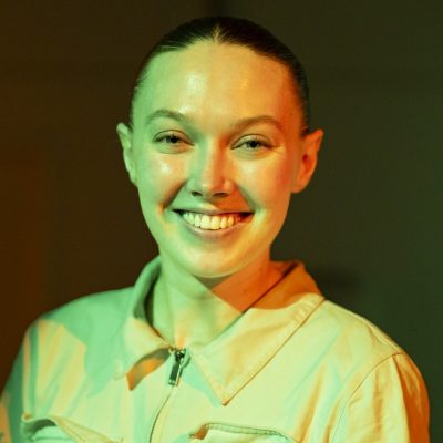 Dansekunstner Emilie Østby. Foto: Elin Osjord.
